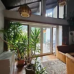 Downtown-central Aleks Apartment